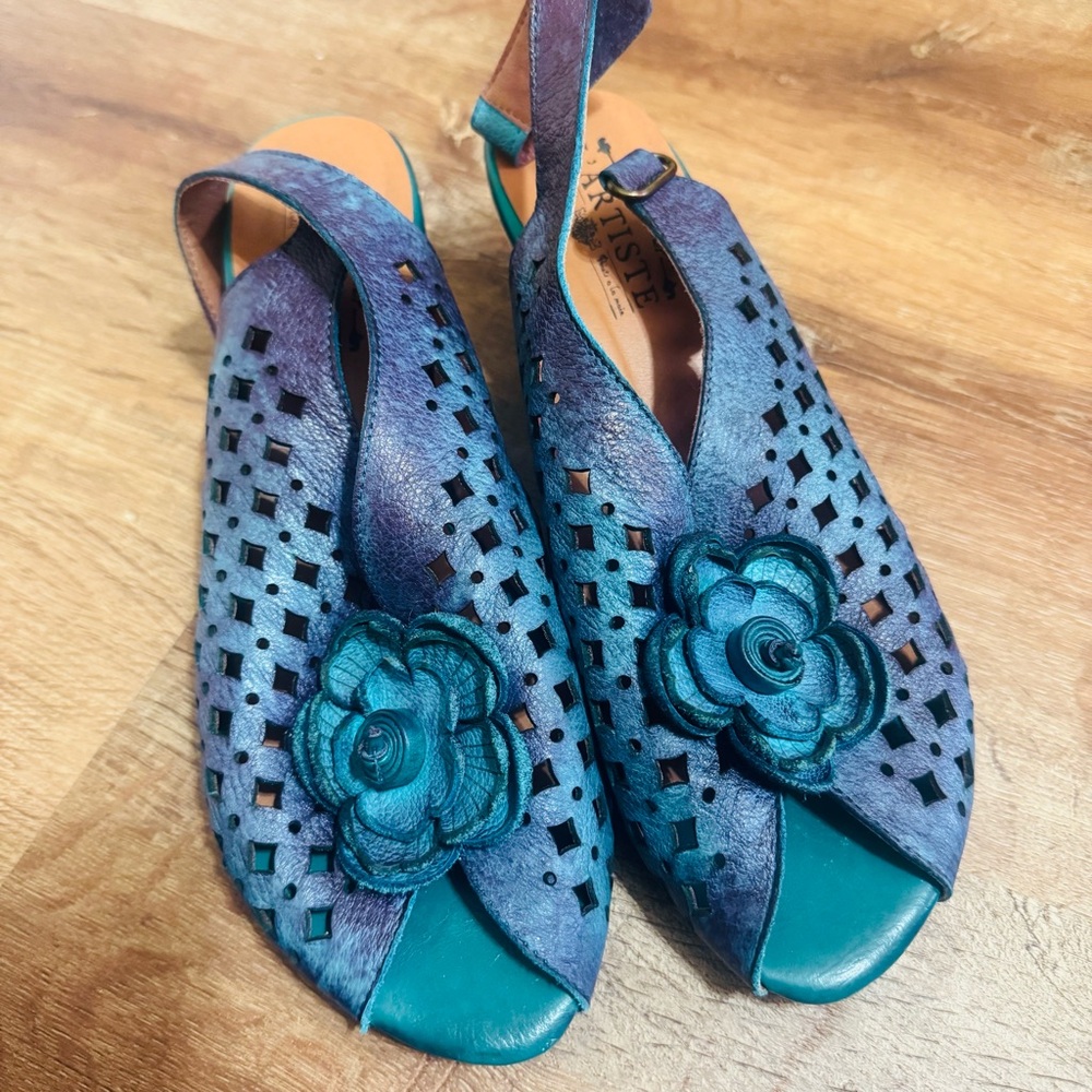 Stylish Blue Leather Sandals